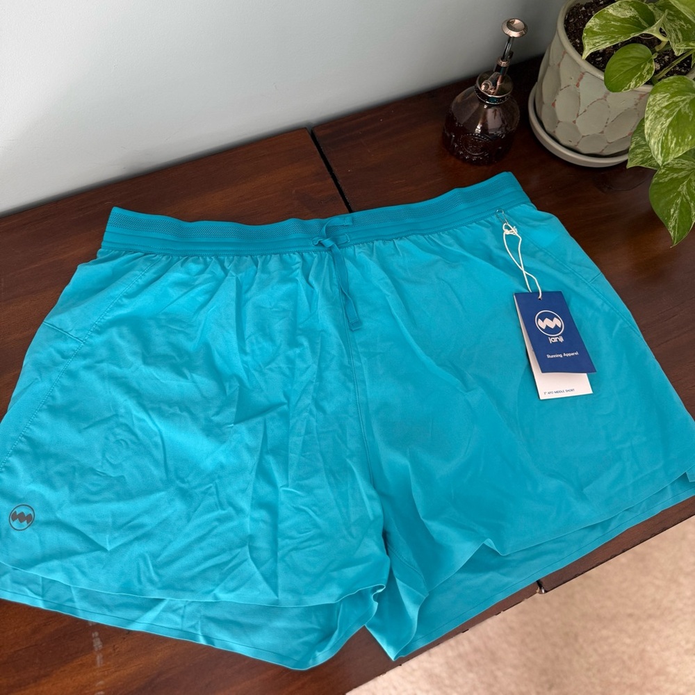 Janji W’s 3’’ AFO Middle Short